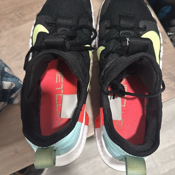 2020Nike Wmns Free Metcon 3 'Glacier Ice Crimson' - Picture 8 of 10